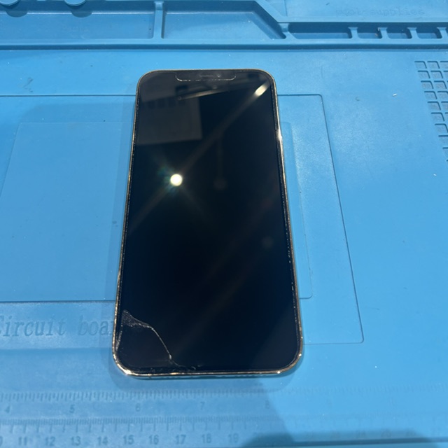 お風呂に落としてしまったiPhone12proMaxの修理【津市】 - スマホ修理