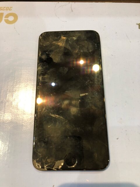 スマートクールイオンモール常滑店　iPhoneＳＥ３　画面修理