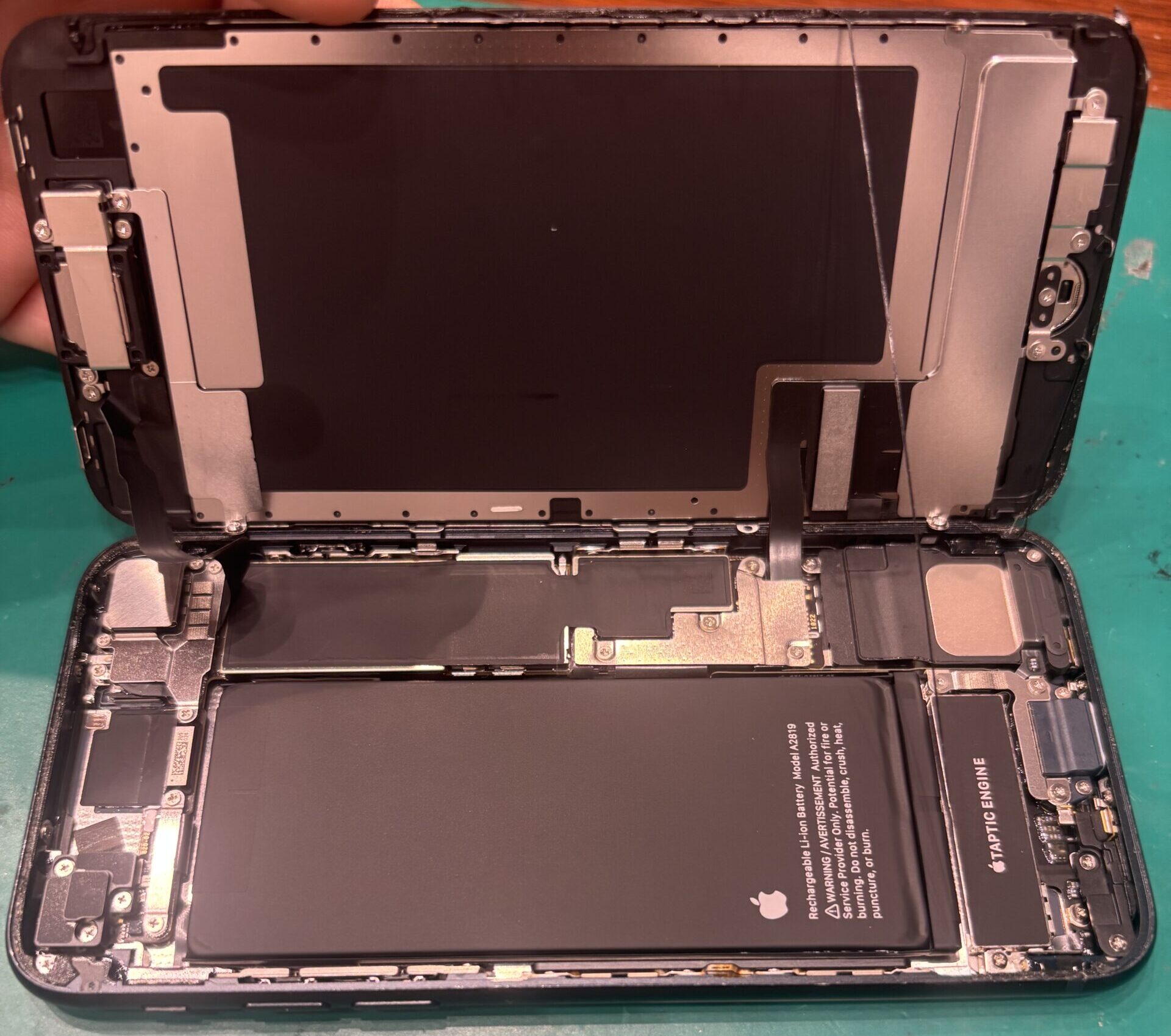 【イオンモール徳島店】　iPhone SE3　バッテリー交換　[徳島市よりご来店]