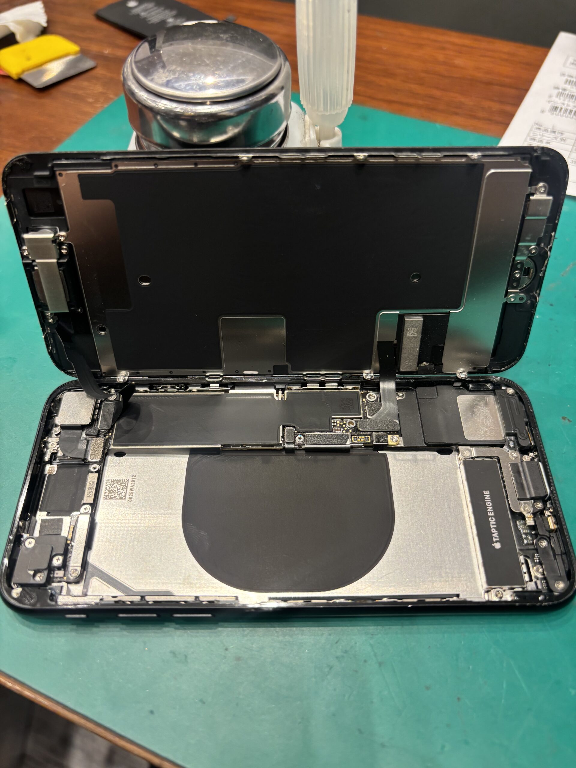 【イオンモール徳島店】iPhone SE2　バッテリー交換【徳島市よりご来店】