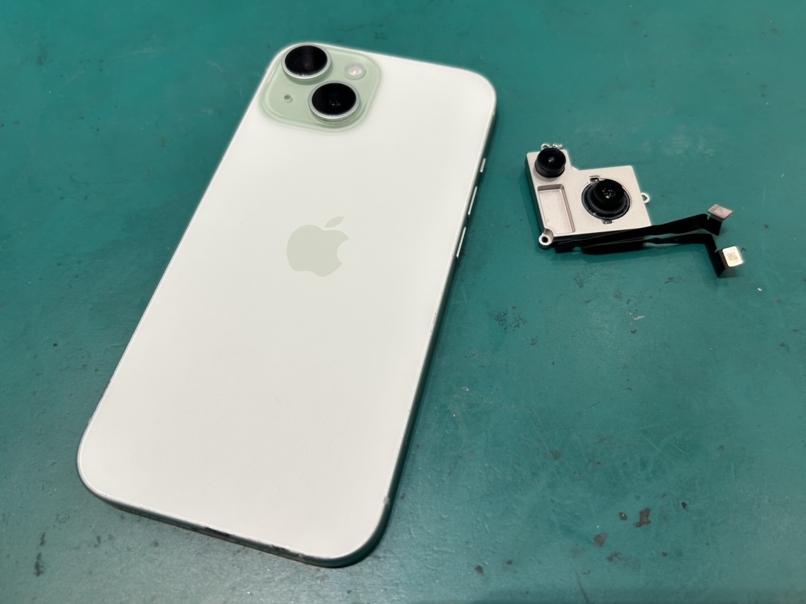 【EXPOCITY店】iPhone15のカメラ交換修理【茨木市より】