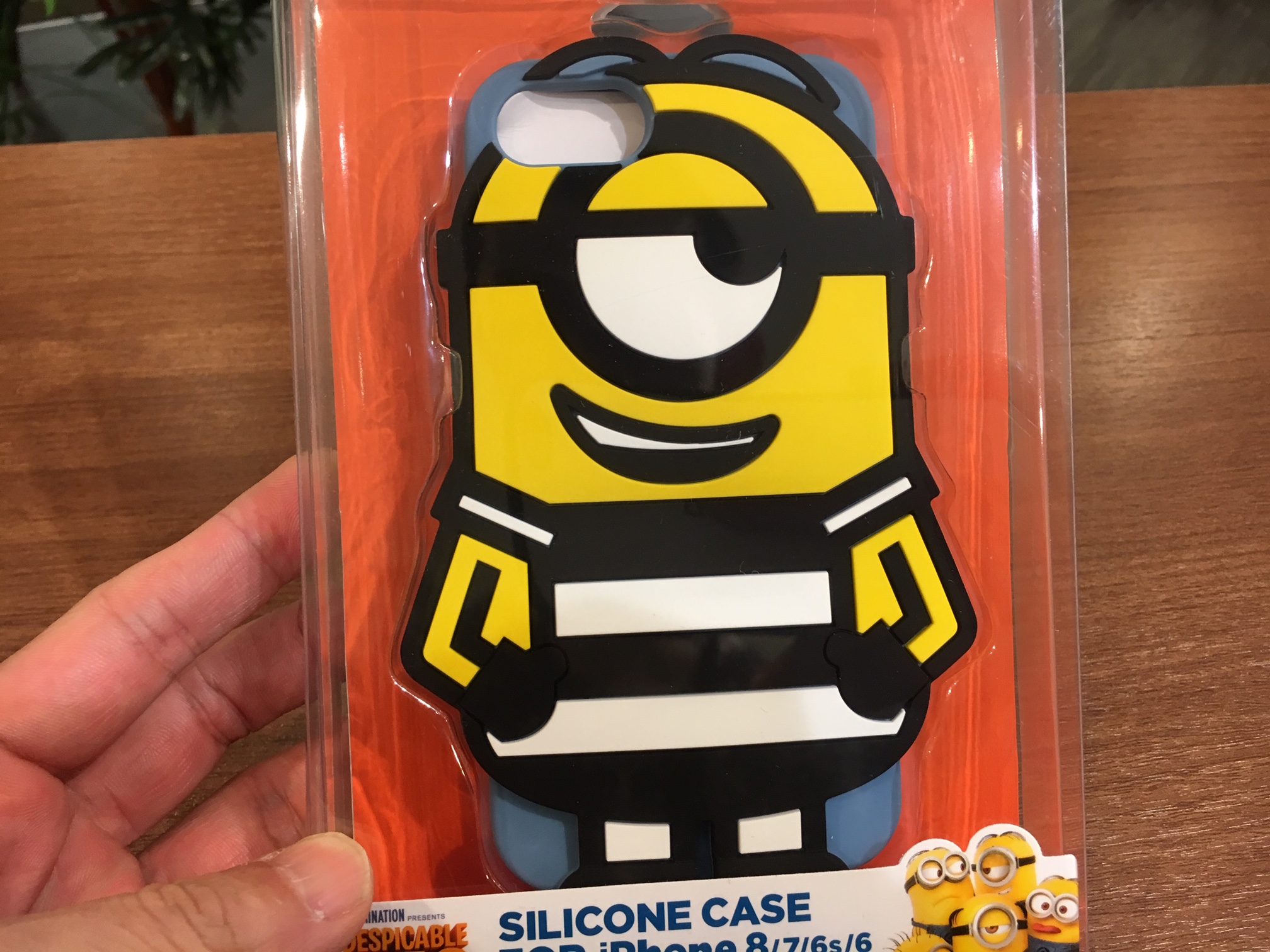 【おすすめ】かわいいミニオンズのIPHONEケース！　伊丹・尼崎のiPhone修理専門店