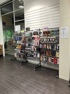 修理だけではありません！アクセサリー販売も行っております！！TEL：072-767-1011