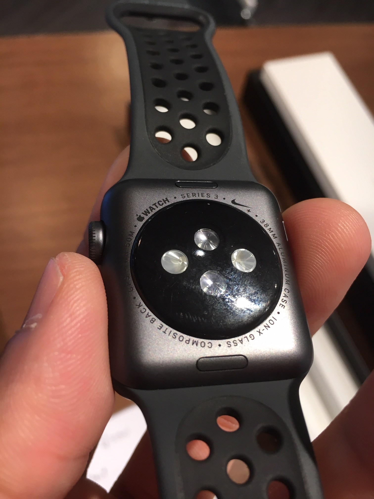 Applewatchも高価買取！　使わなくなったiPhone、iPad、売ってください<(_ _)>　尼崎、伊丹、川西のiPhone修理専門店スマートクール