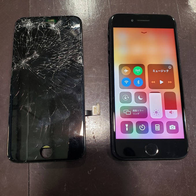 画面が粉々でもデータそのまま修理可能！iPhone7画面修理【豊中市からお越しのお客様】電話番号：072-767-1011