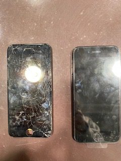 iPhoneの画面がバキバキに、、、液晶が使えなくなっていても大丈夫！！アイフォン画面修理最短３０分～＜伊丹市からお越しのお客様＞ク