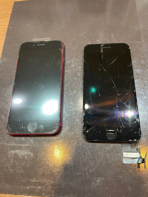 iPhoneSE2　【画面交換】　尼崎市からお越しのお客様　ka
