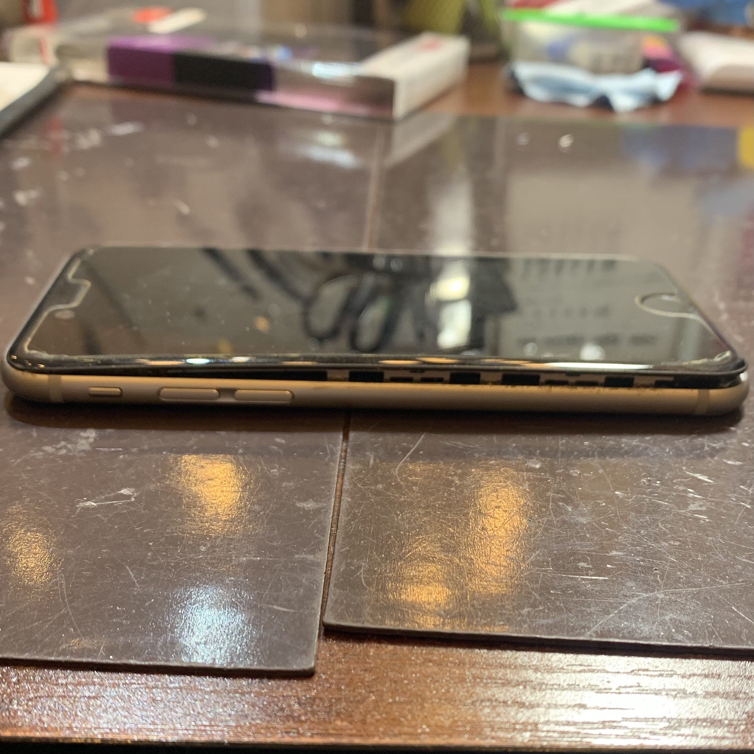 【iPhone６ｓバッテリー交換】尼崎市−電池パック膨張！！ヒ