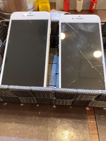 iPhone８画面交換【尼崎市よりお越しのお客様】カ