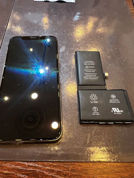 iPhoneXバッテリー交換　尼崎からお越しのお客様　イ