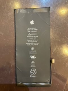 iPhone8Plusのバッテリー交換　尼崎市よりご来店