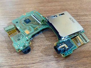 【任天堂Switch】伊丹市からお越しのお客様 任天堂Switch ゲームカード読み込み不良のご相談