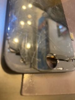 iphone８　画面がバキバキ　伊丹市よりお越しのお客様