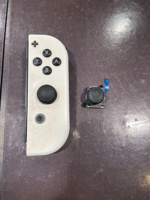 Switch JoyCon修理 スティック交換 川西市よりお越しのお客様 スイッチ・ジョイコン修理