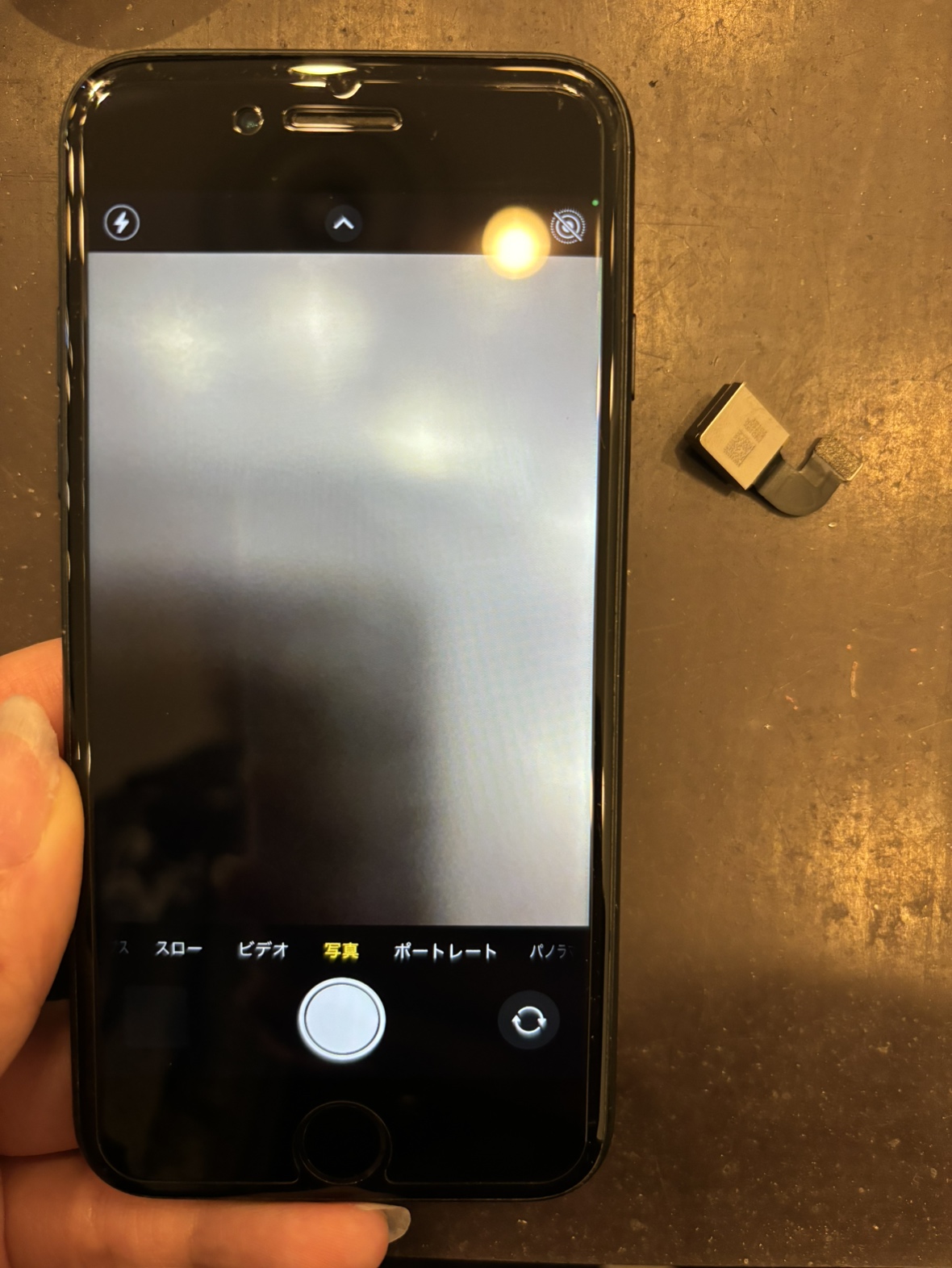 iPhoneSE第2世代 リアカメラ交換 尼崎市よりお越しのお客様 アイフォン/バックカメラ/外カメラ