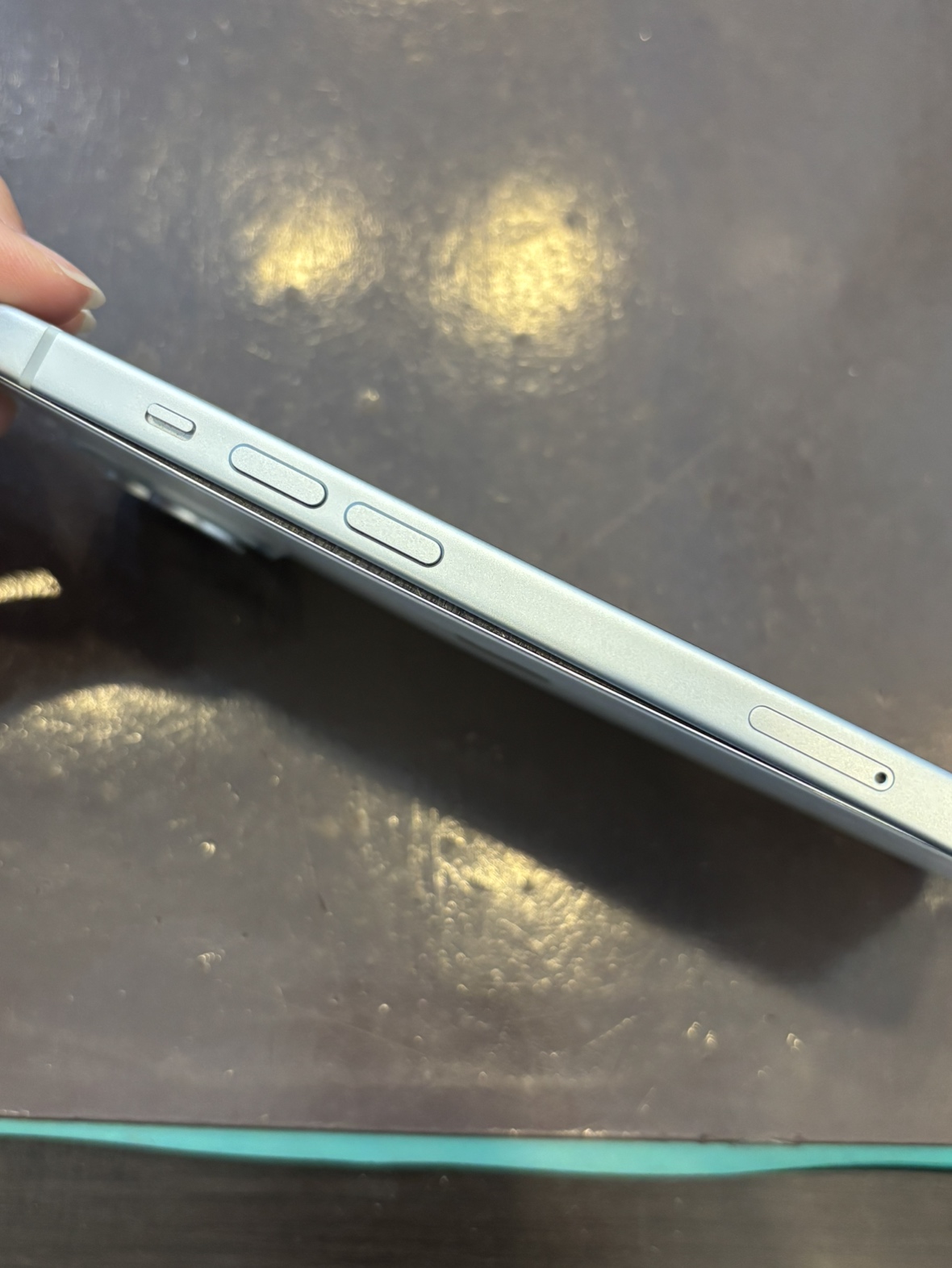 【つかしん店】iPhone15　バッテリー膨張　尼崎市よりお越しのお客様　電池交換即日