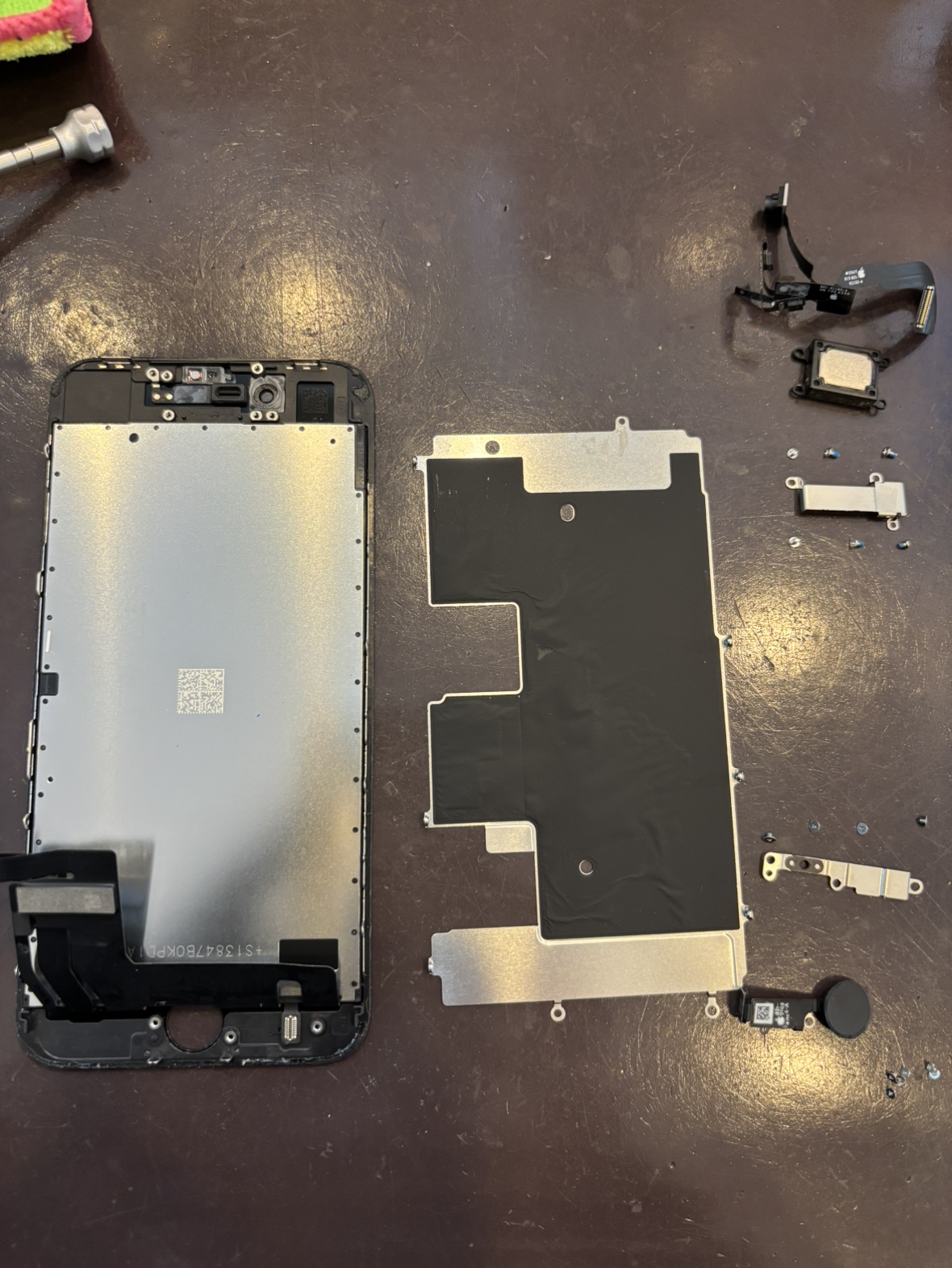 【つかしん店】iPhoneSE第2世代　画面・バッテリー交換【伊丹市よりお越しのお客様】