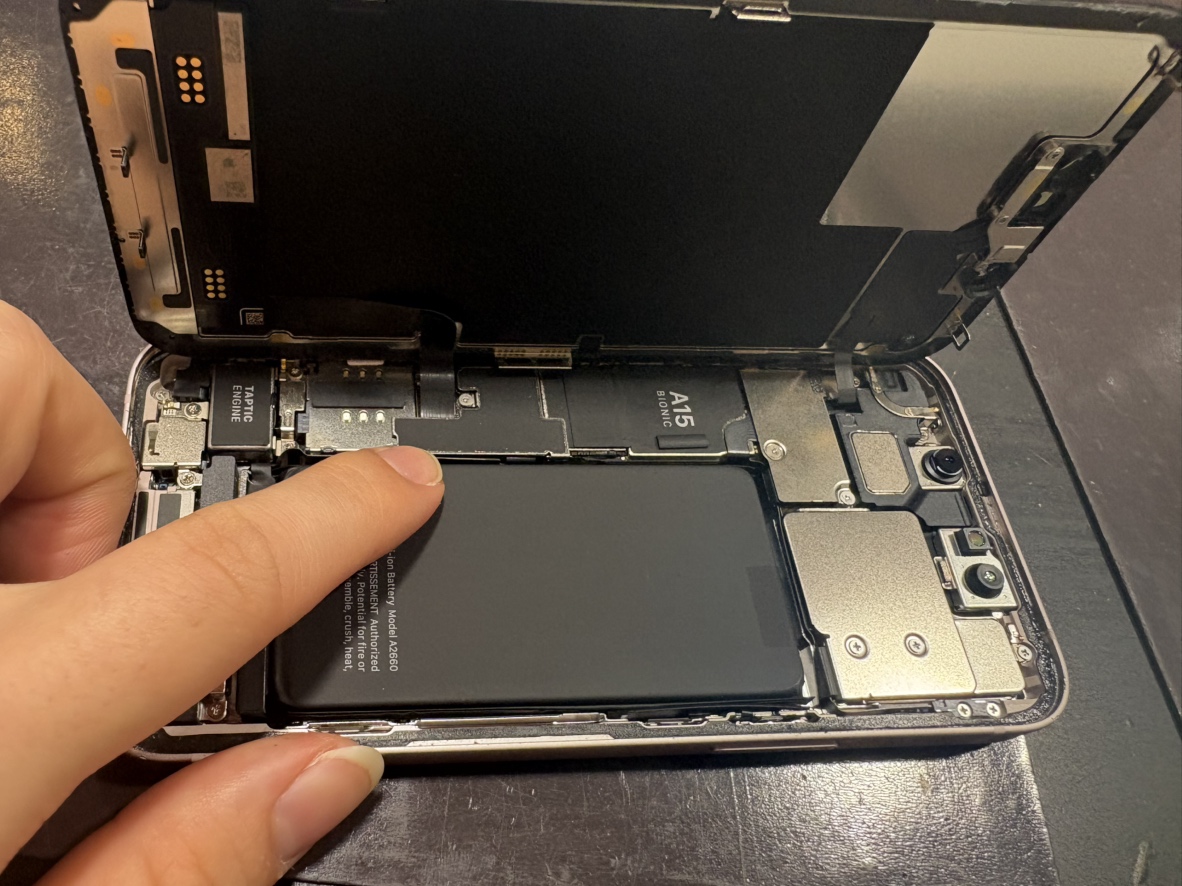 【イオンモール伊丹店】iPhone13mini バッテリー交換 【伊丹市よりお越しのお客様】
