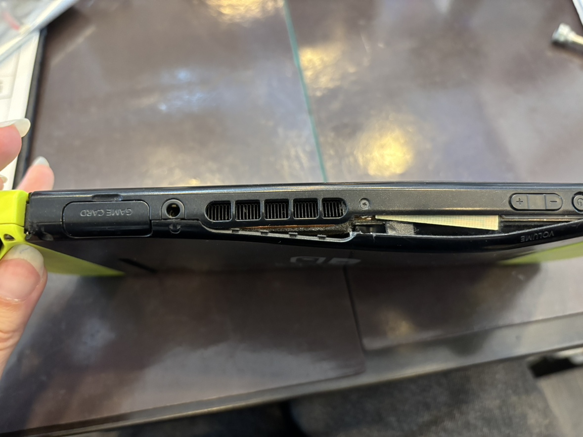 【つかしん店】Switch　膨張バッテリー交換　尼崎市よりお越しのお客様