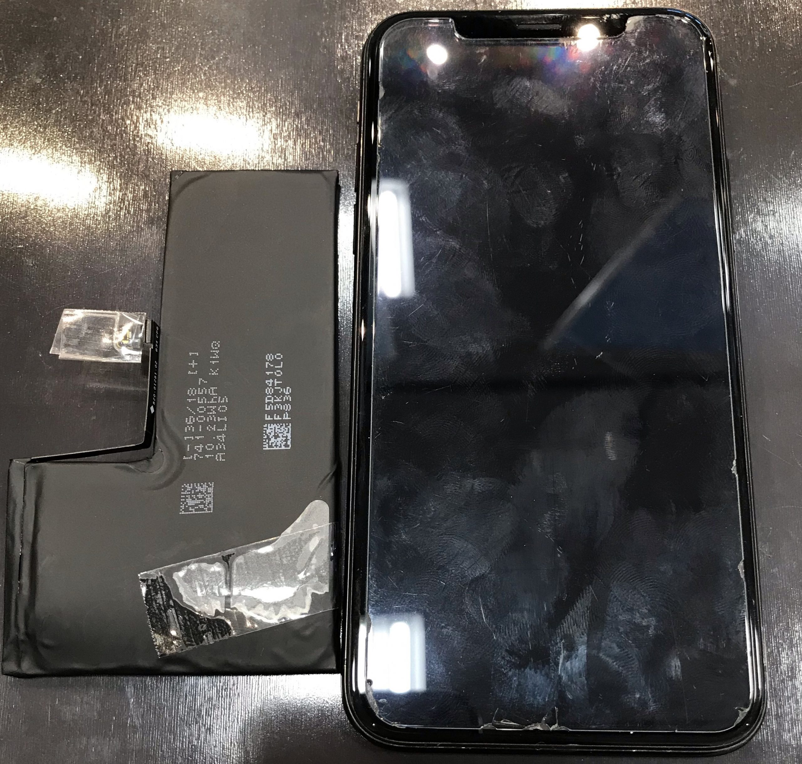iPhoneXsのバッテリー交換を承りました！
