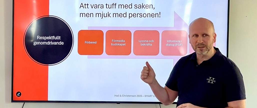 Ola föreläser om rollrelaterat ledarskap