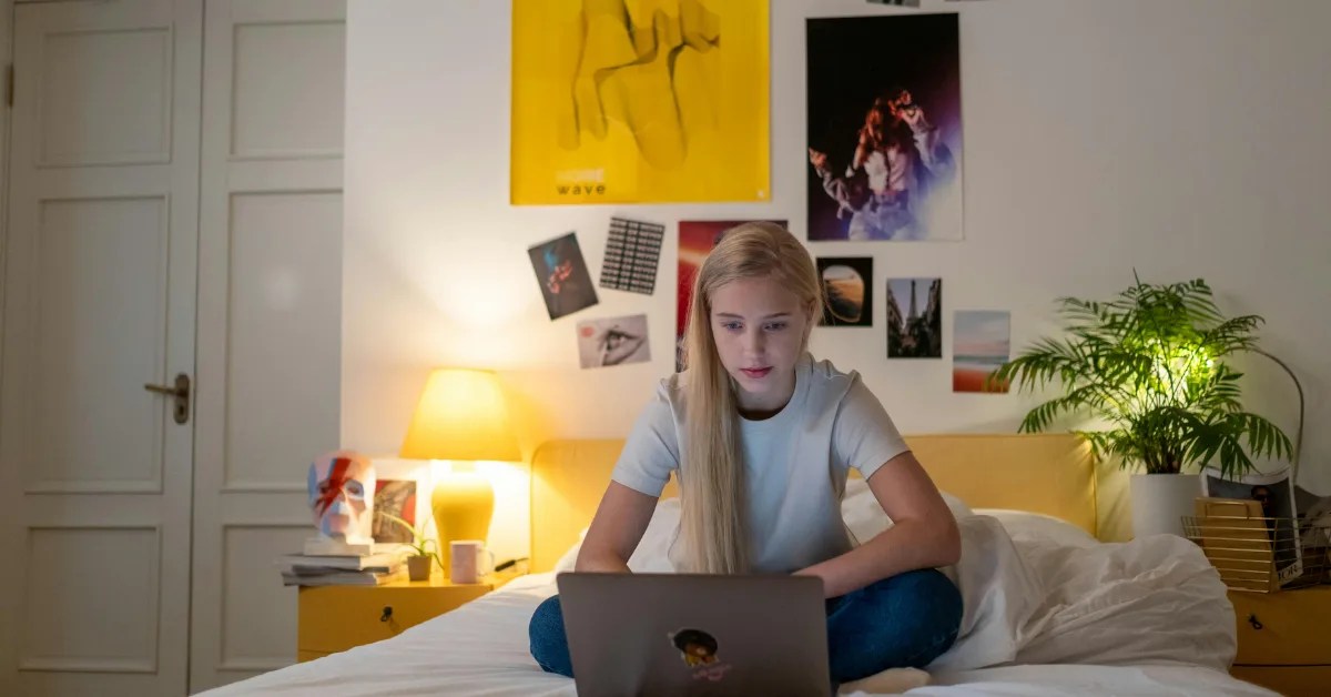 10 helpful Teen Girls Bedroom Organization Ideas