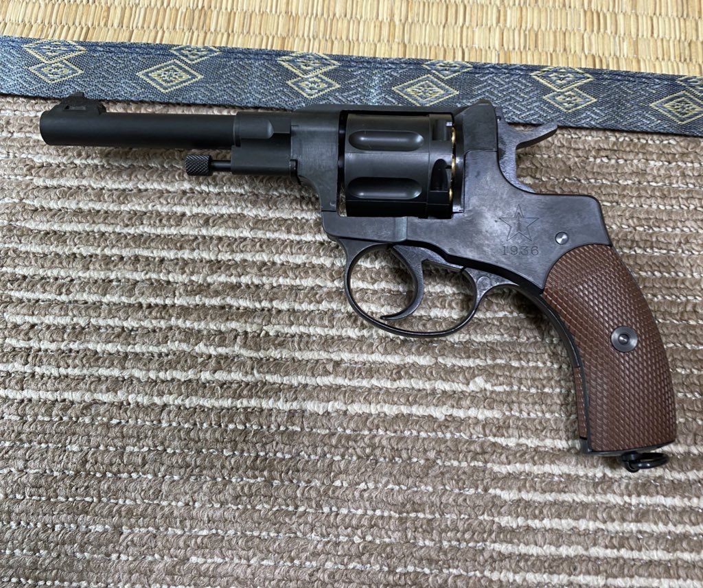 HWS ハートフォード ナガン リボルバー M1895 木製グリップ/モデルガン