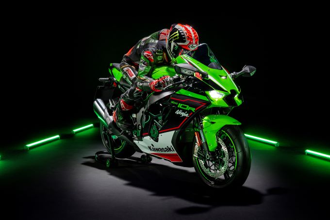 リバーマーク刻印「Ninja ZX-10R/RR」鮮烈デビュー
