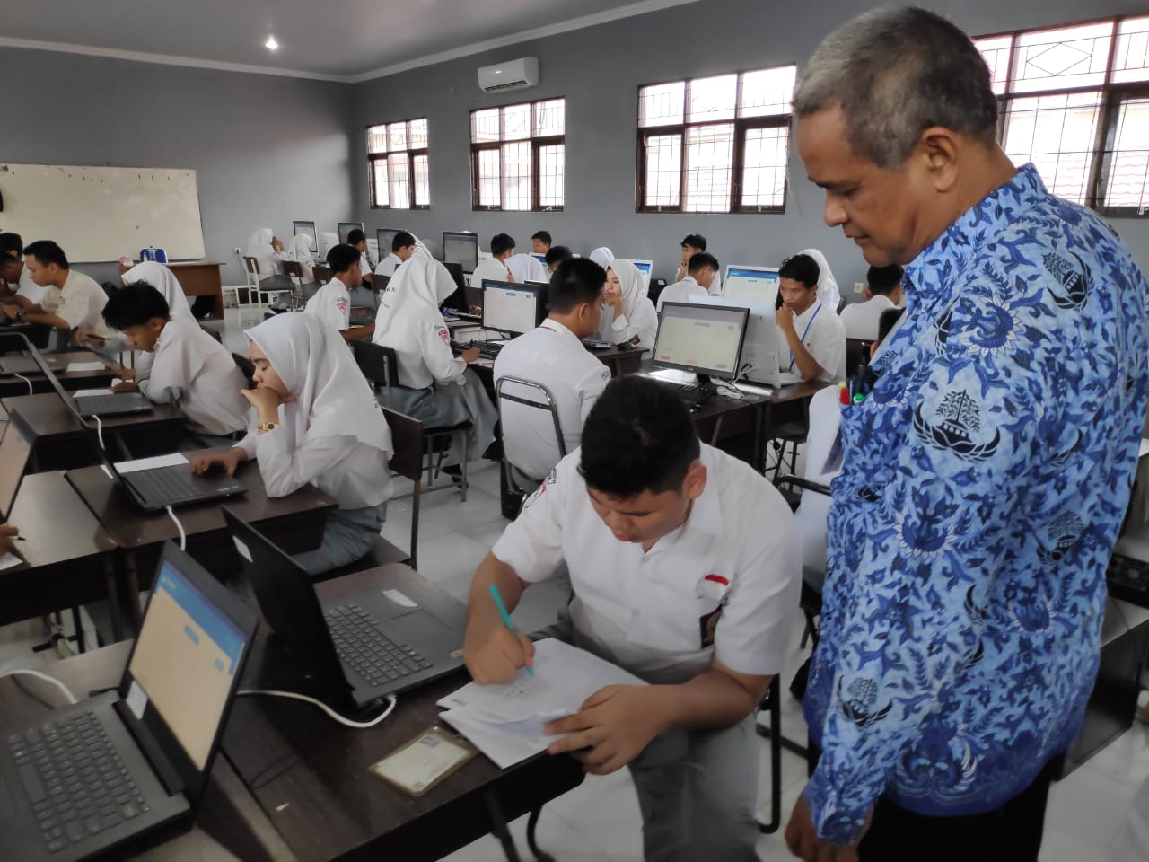 Pelaksanaan unbk smk di kulon progo, di yogyakarta berjalan normal. Unbk 2020 Smk Negeri 2 Banjarmasin Smk Negeri 2 Banjarmasin
