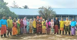 Foto hardiknas 2023_ dengan pakaian adat, 2 Mei 2023