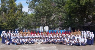 Foto last ceremony 2025_ guru dan siswa