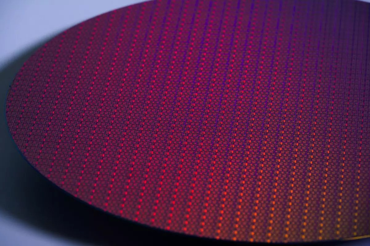 Intel’s Foundry Future: Challenges and Opportunities Amidst Uncertainty
