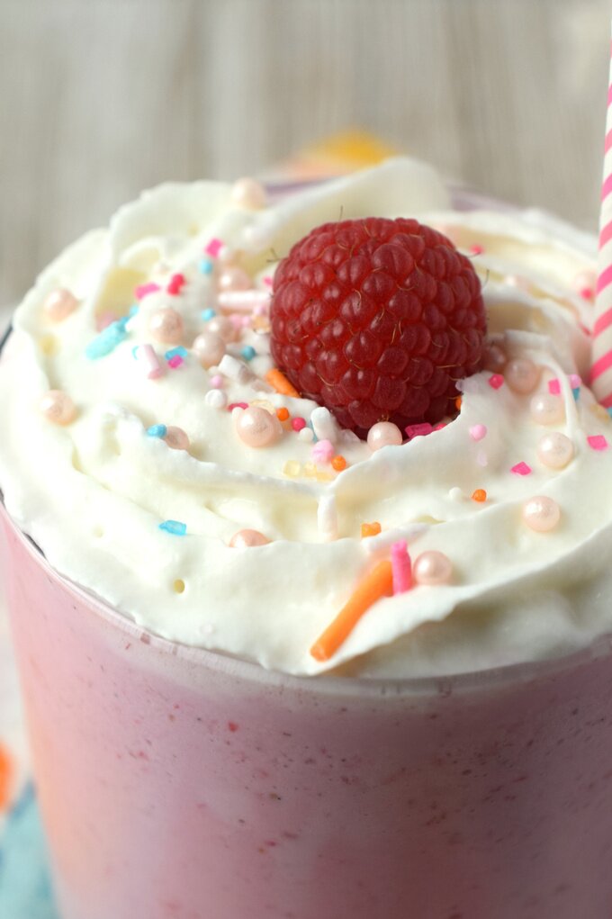 Raspberry Milkshake Snacks And Sips - Mobile Ocean Photos for Desktop