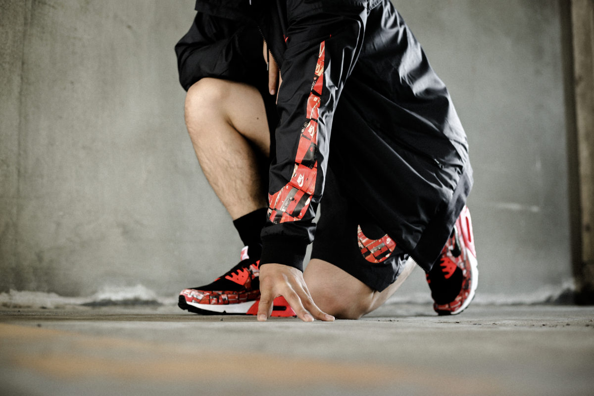 【タグ付き未使用品】NIKE × ATMOS セットアップ AIR MAX 2月24日発売【Nike Air Max Plus “Voltage Purple”】名作のOG