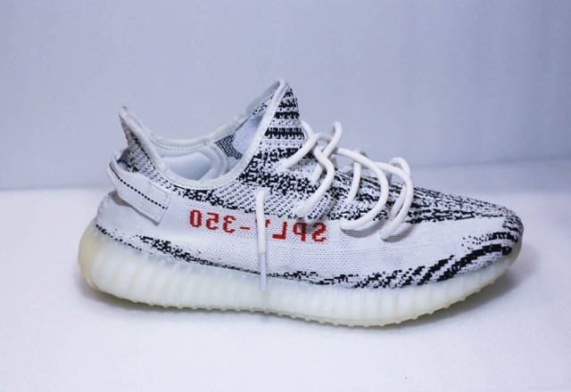 再販決定【レビュー】比較してみた。着用感・サイズ感 YEEZY BOOST 350 