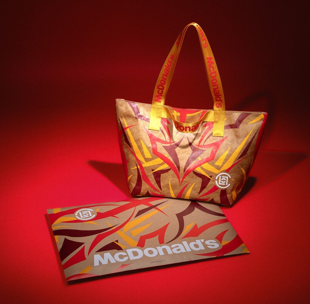 海外限定S マクドナルド CLOTコラボ ハンバーガー柄 スウェット レッド 海外限定XL マクドナルド CLOTコラボ ハンバーガー柄 スウェット