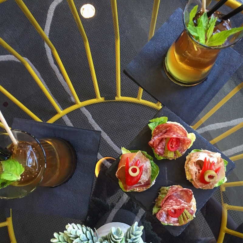 Signature Ice Tea mit Snacks