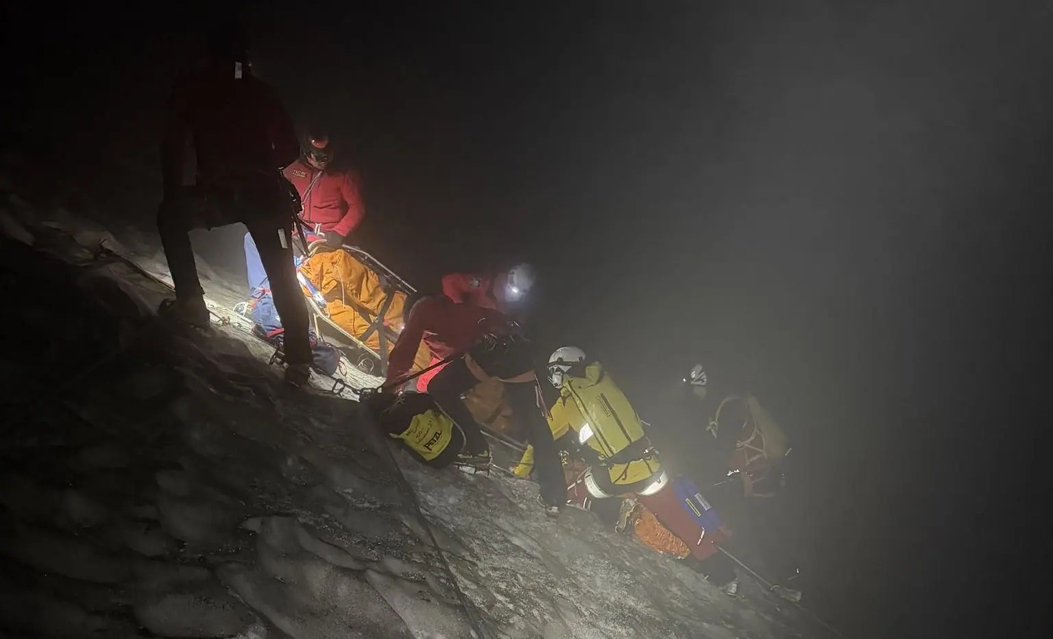 Crevasse rescue dachstein