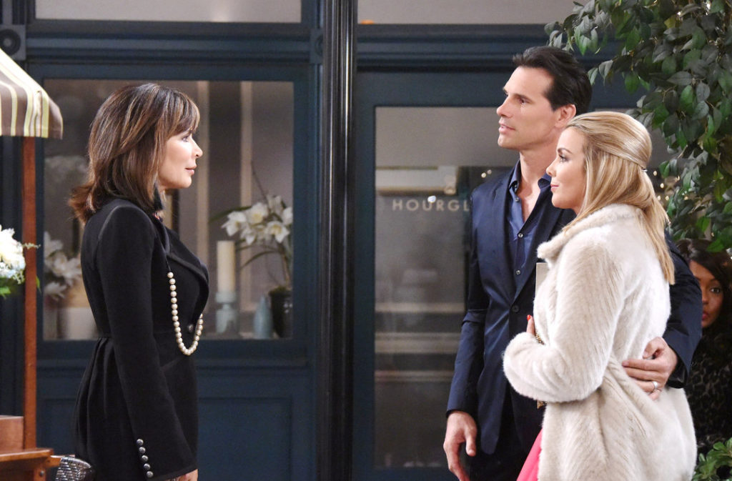 Austin and Carrie reunite with Kate.