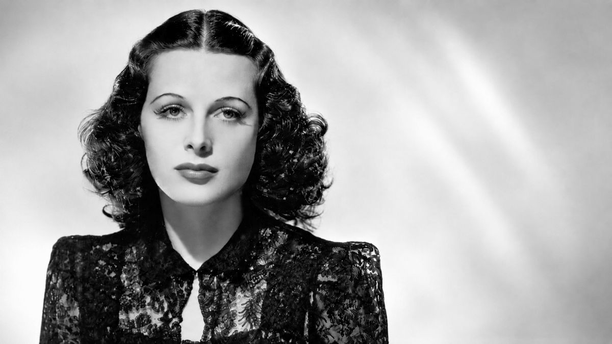 Hedy Lamarr Became a Hollywood Star With This Gorgeous 1938 Crime Drama