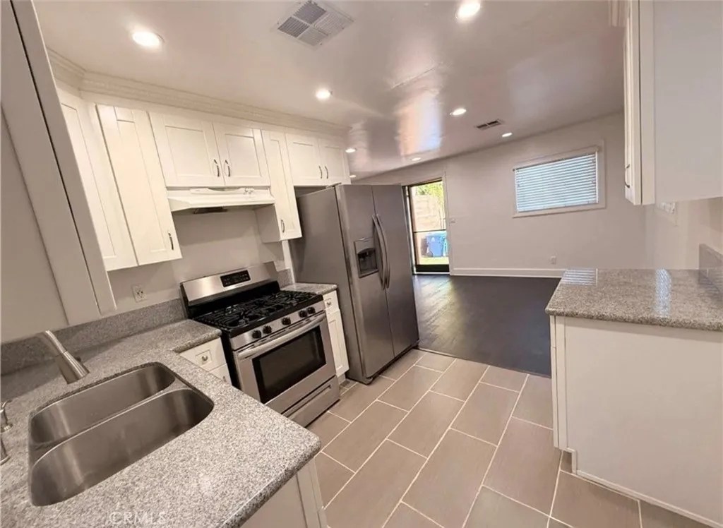 4563 4565 Lexington, Los Angeles, California, 90029 United States imagereader (1)