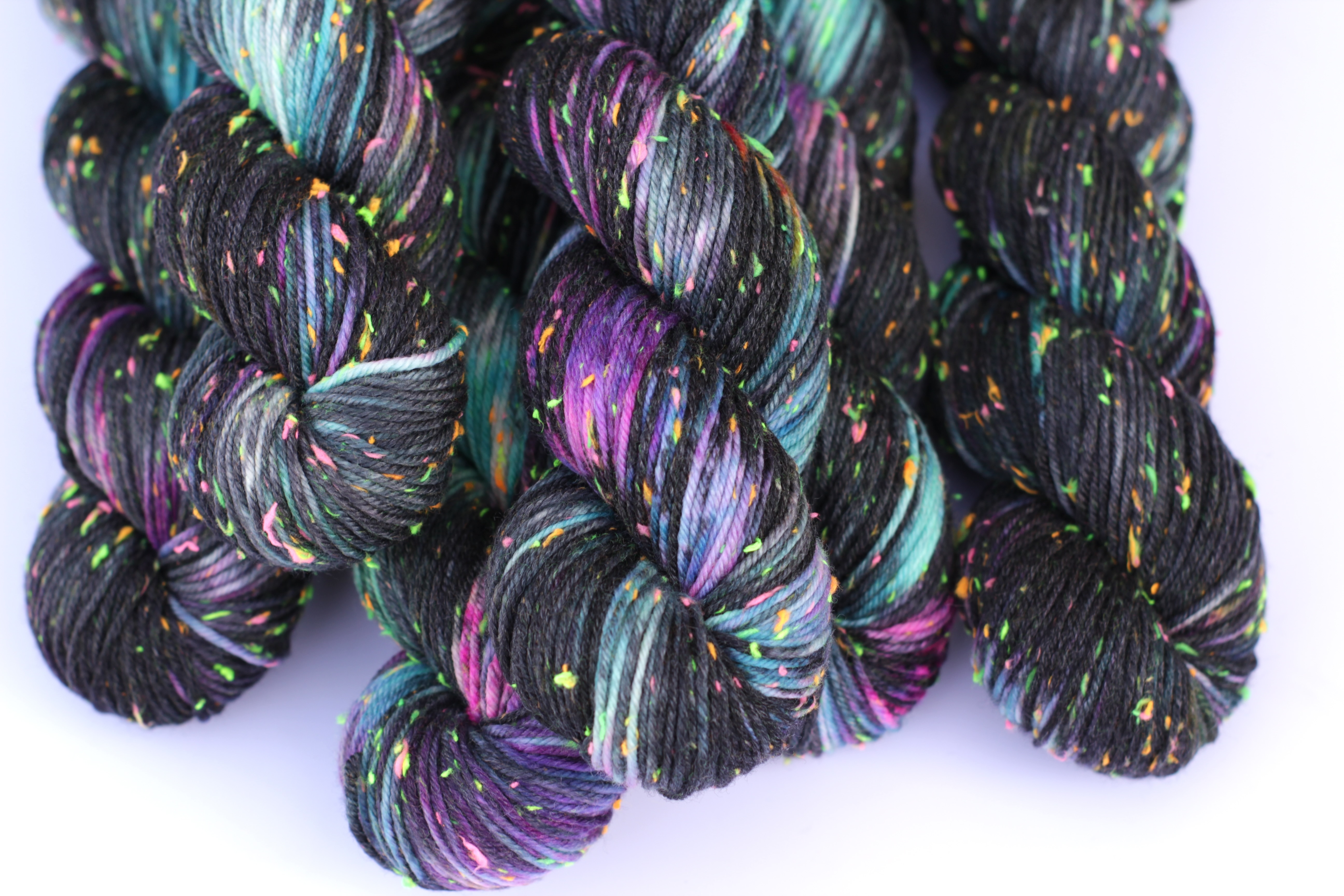 Sweet distraction (Neon neps DK) – Sock Obsession Yarns