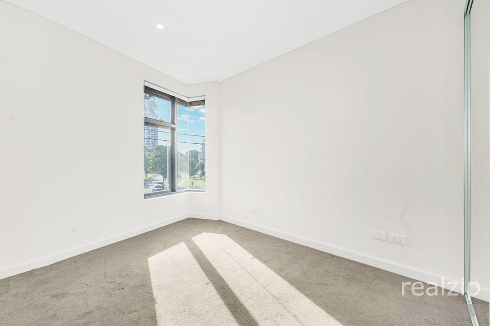 1 Bedroom 和1个车位的公寓绝佳机会 – 卖家必须出售