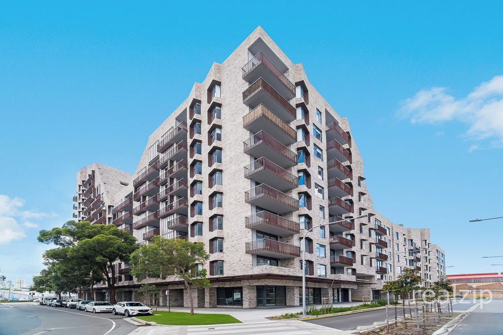 1 Bedroom 和1个车位的公寓绝佳机会 – 卖家必须出售