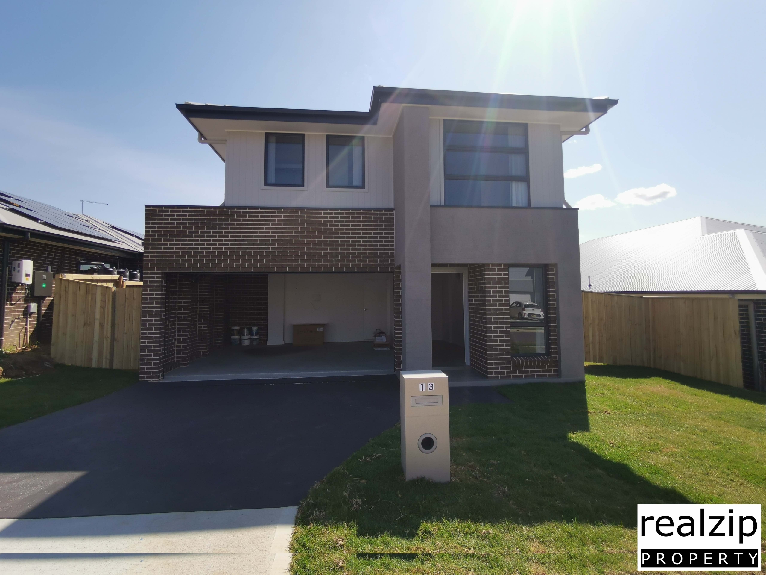 Menangle Park 全新五房双层别墅出租