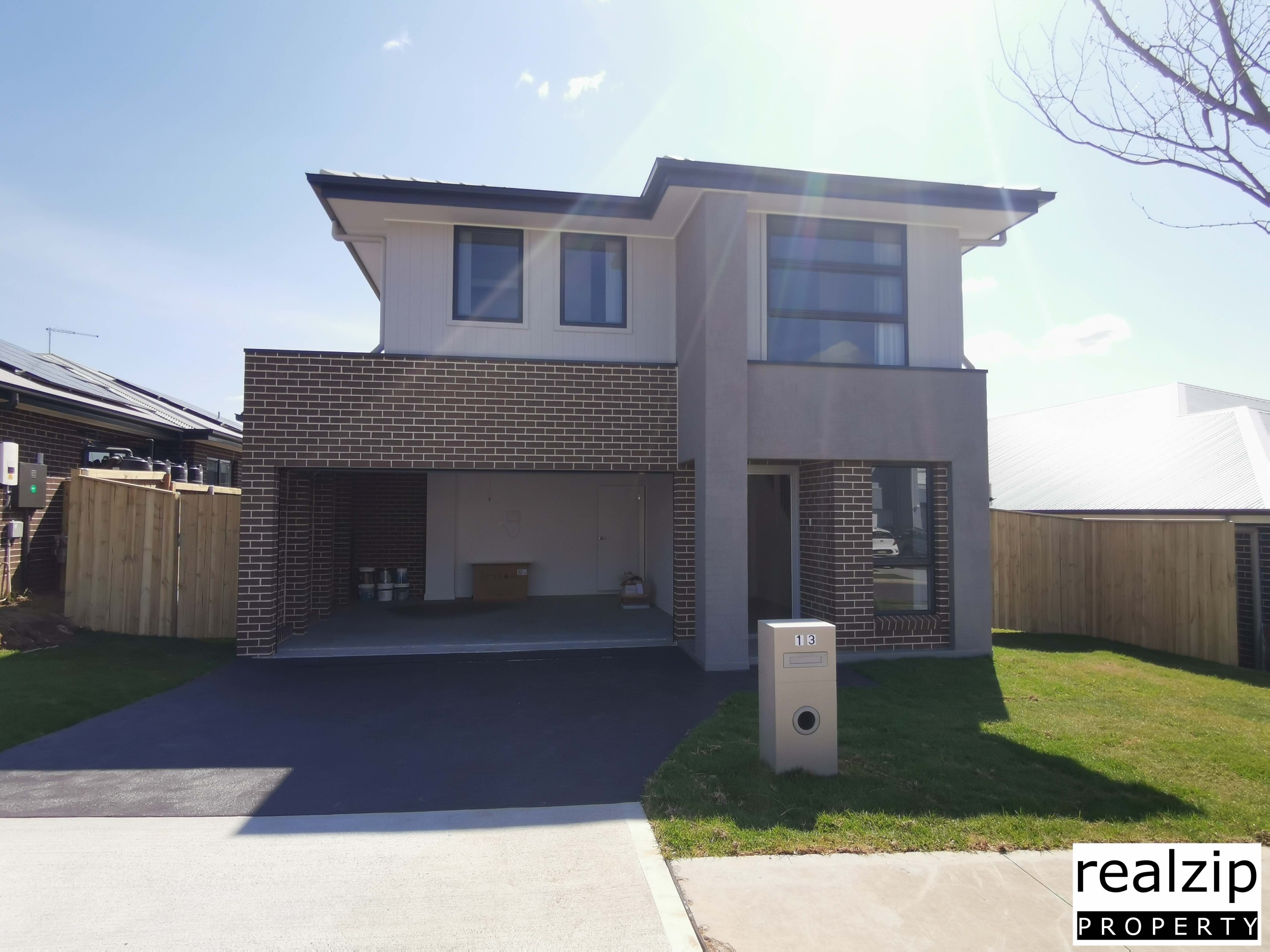 Menangle Park 全新五房双层别墅出租