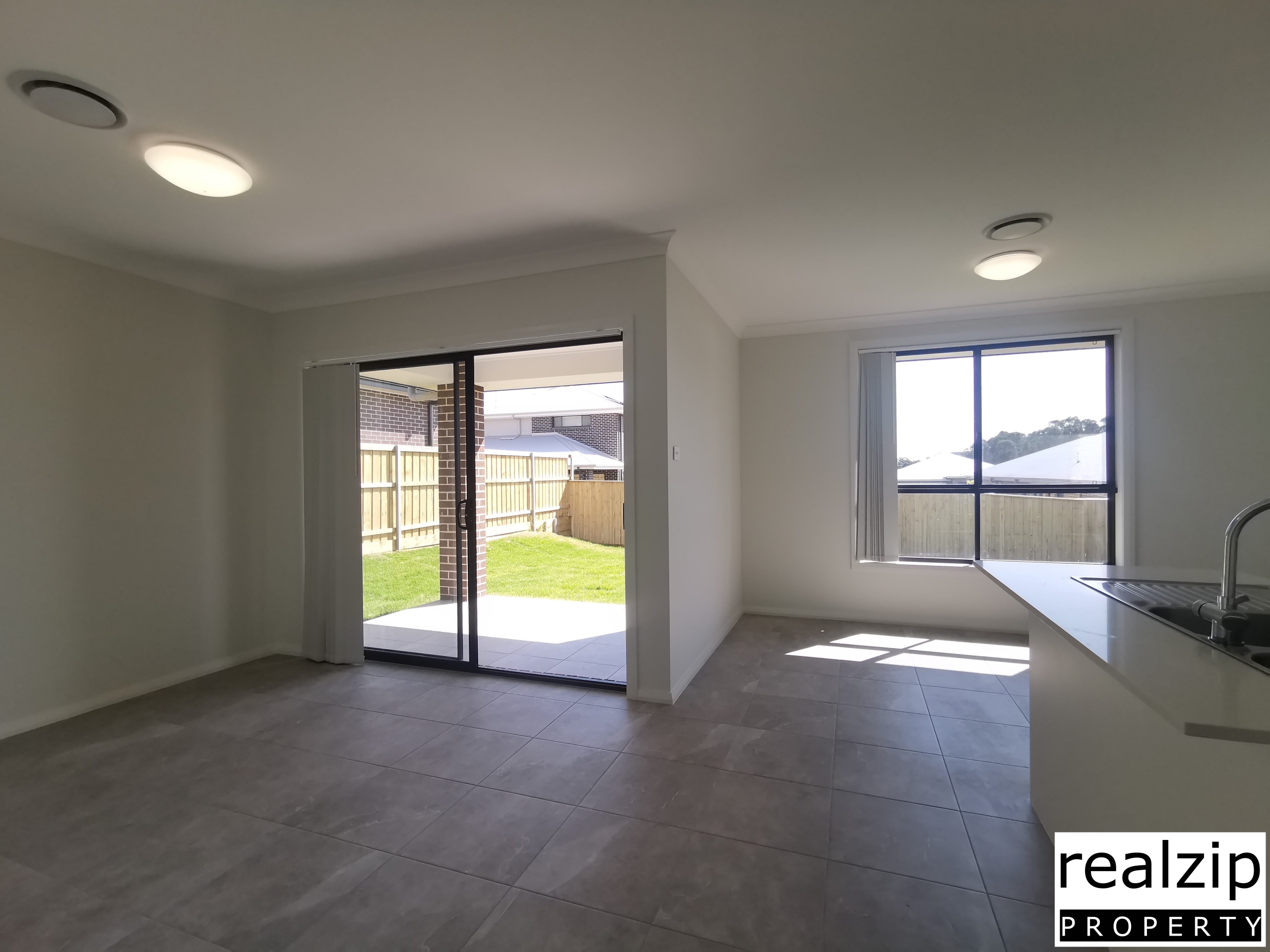 Menangle Park 全新五房双层别墅出租