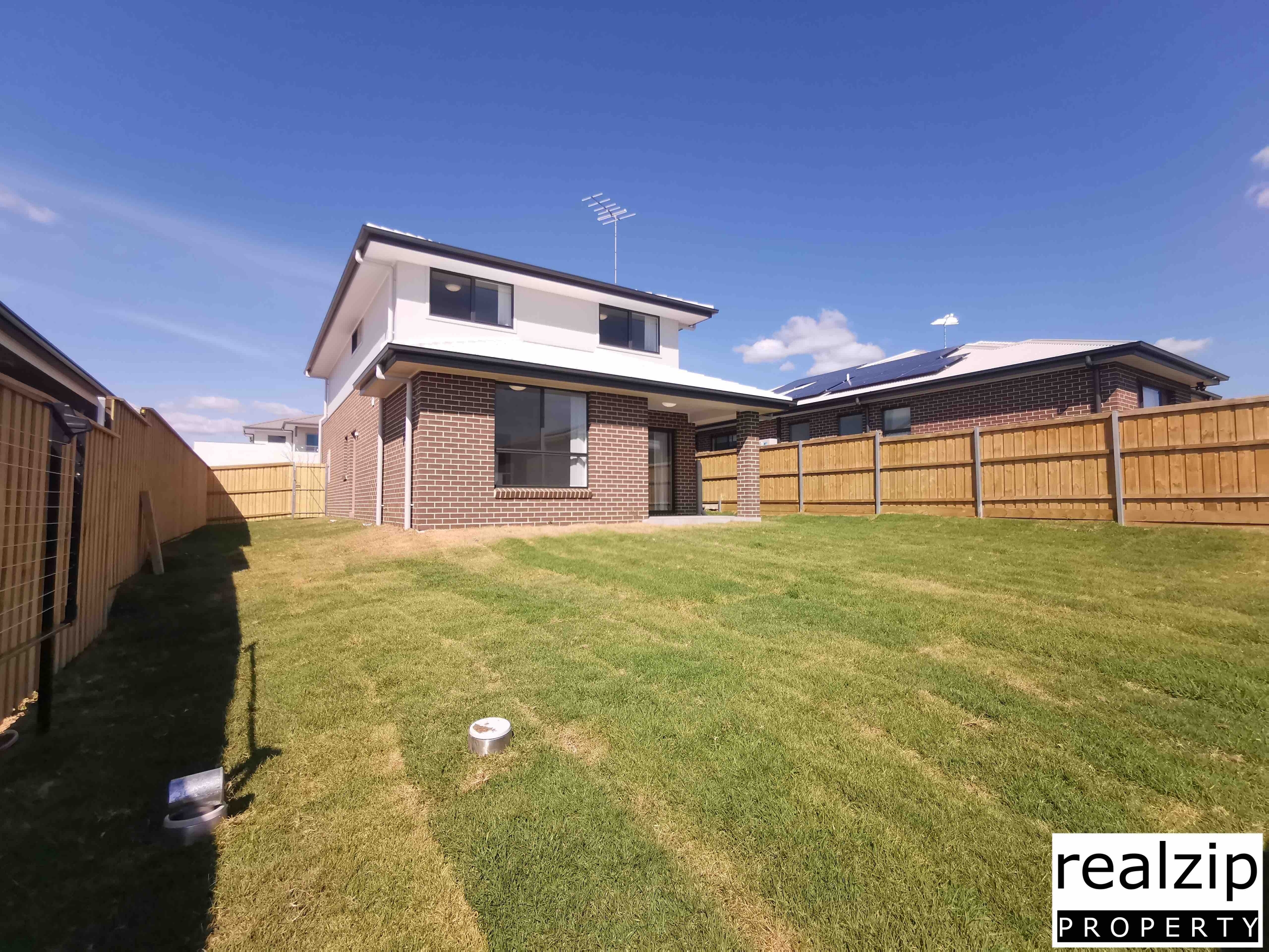 Menangle Park 全新五房双层别墅出租