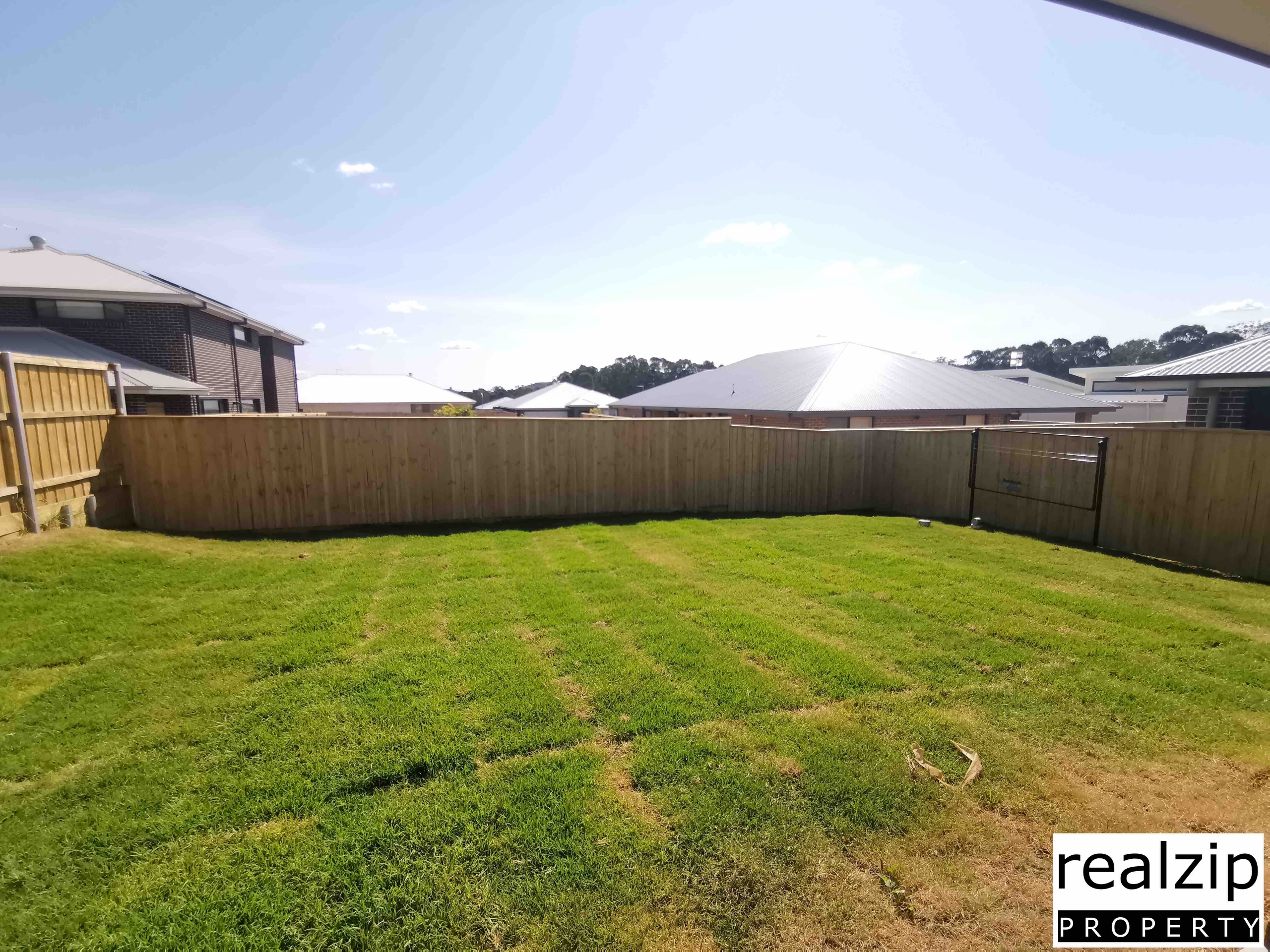 Menangle Park 全新五房双层别墅出租