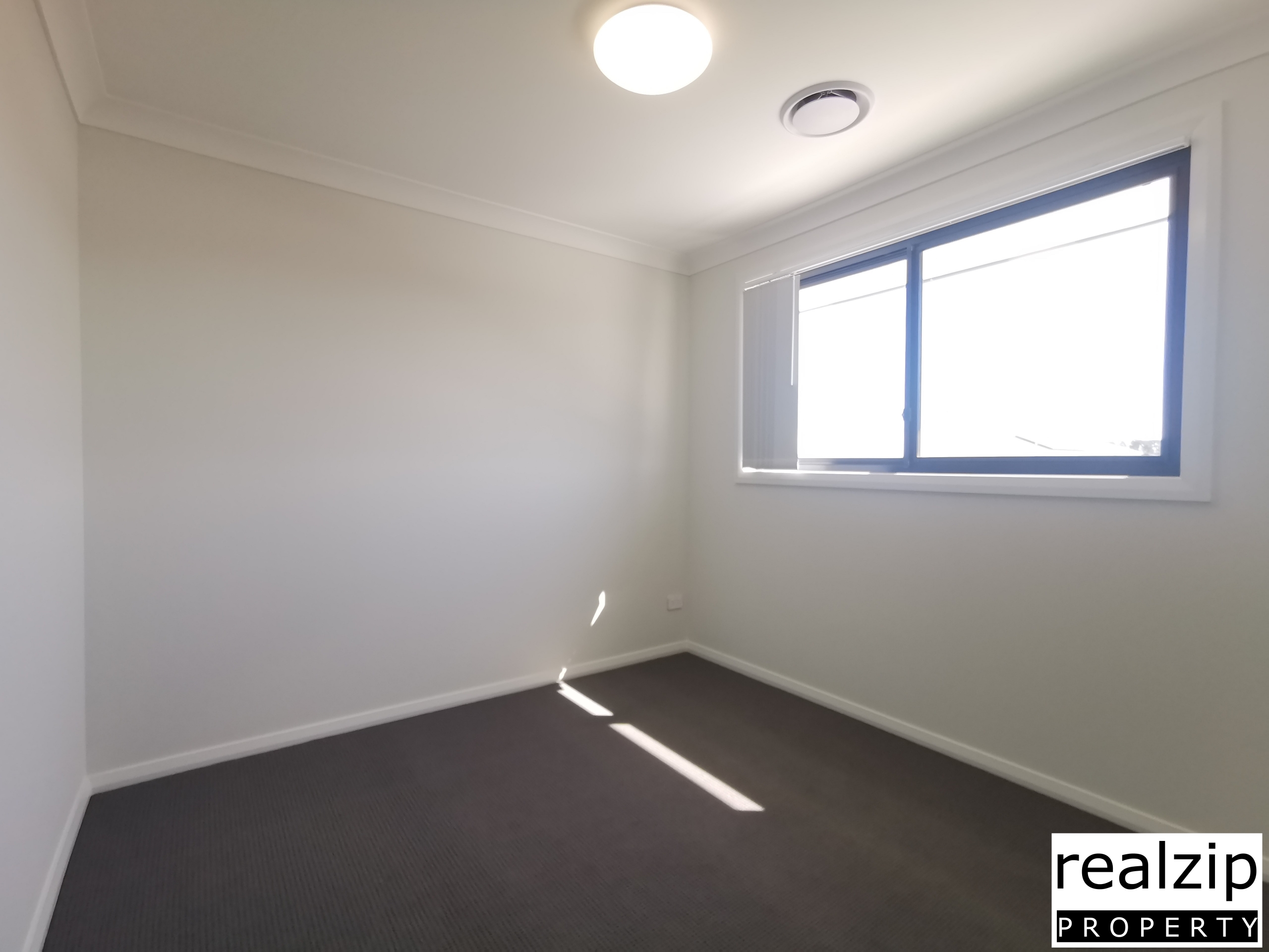 Menangle Park 全新五房双层别墅出租